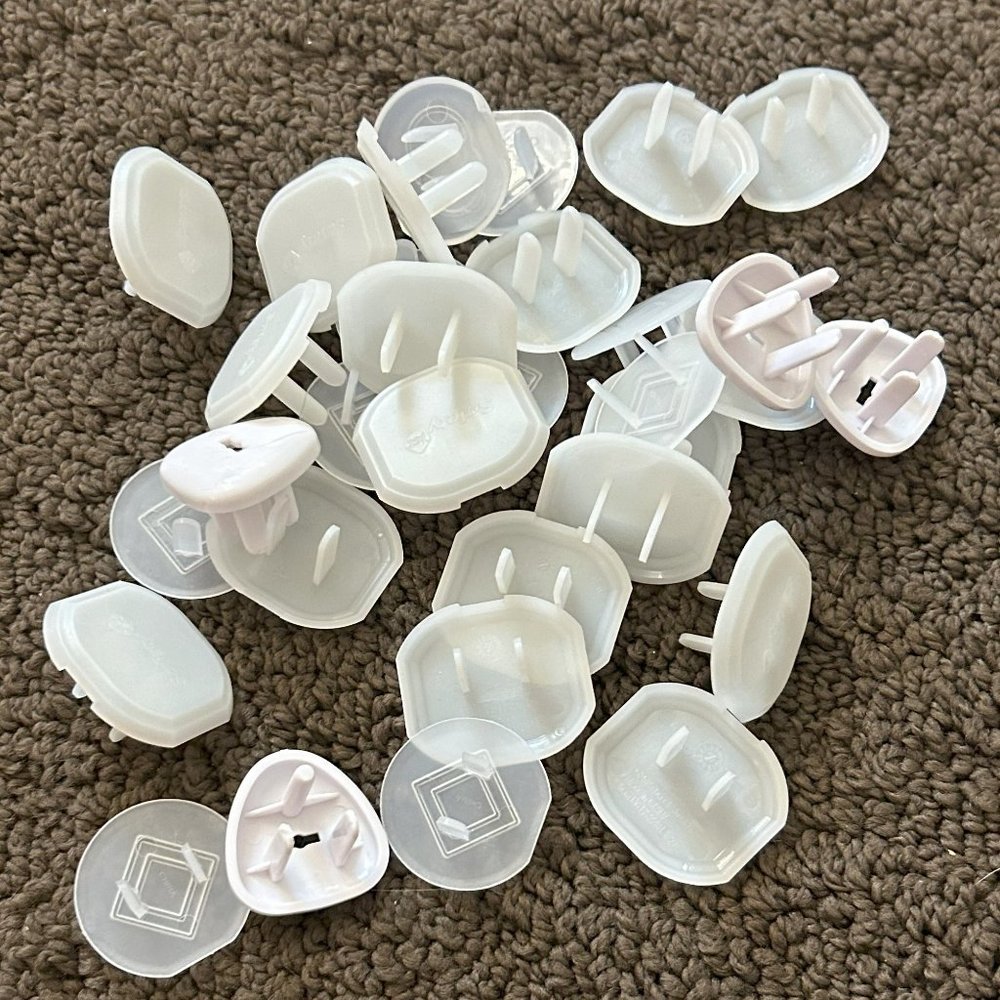 Child Proofing 31 Clear/White Outlet Covers